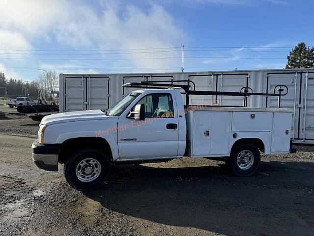 Image of Chevrolet 2500HD equipment image 2