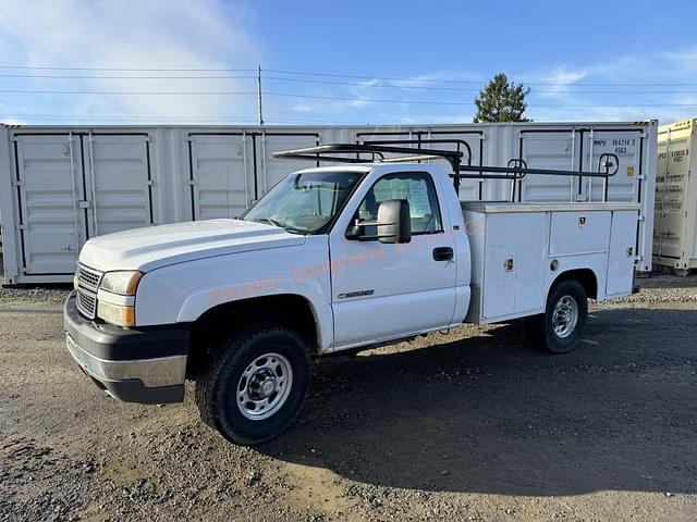 Image of Chevrolet 2500HD equipment image 1