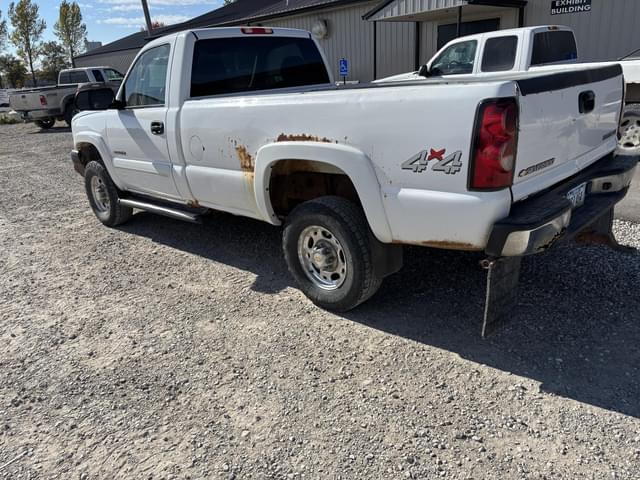 Image of Chevrolet 2500 equipment image 4