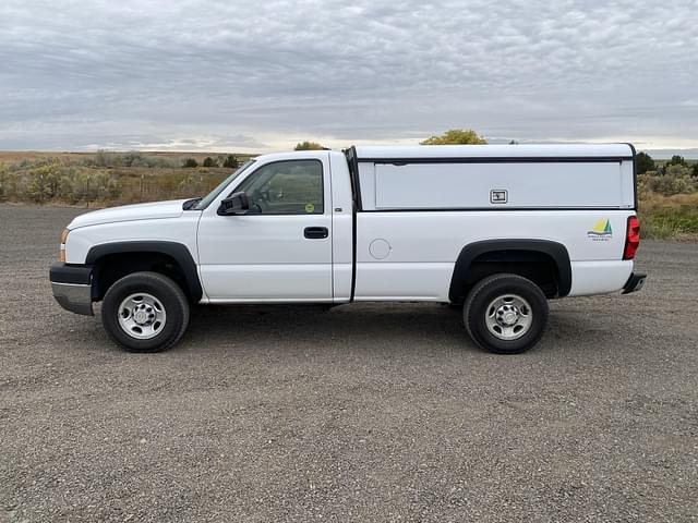 Image of Chevrolet 2500 equipment image 1