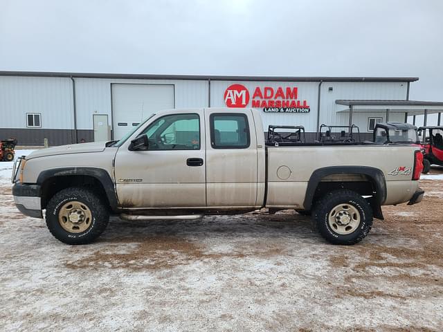 Image of Chevrolet 2500HD equipment image 4