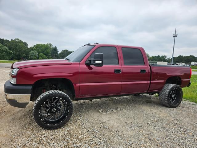 Image of Chevrolet 2500 equipment image 3