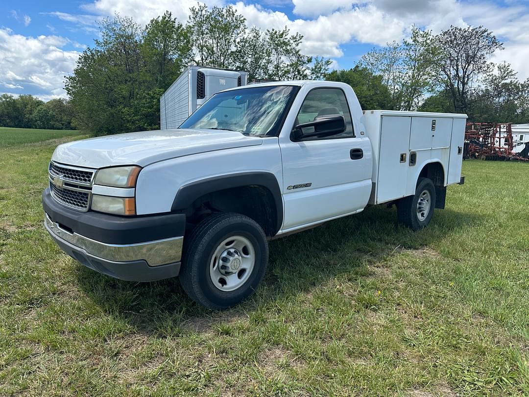 Image of Chevrolet 2500HD Primary image