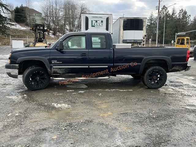 Image of Chevrolet 2500HD equipment image 1