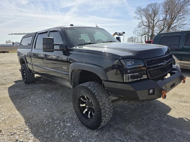 Image of Chevrolet 2500HD equipment image 3