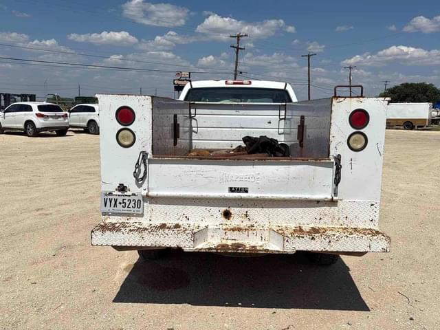 Image of Chevrolet 2500HD equipment image 4