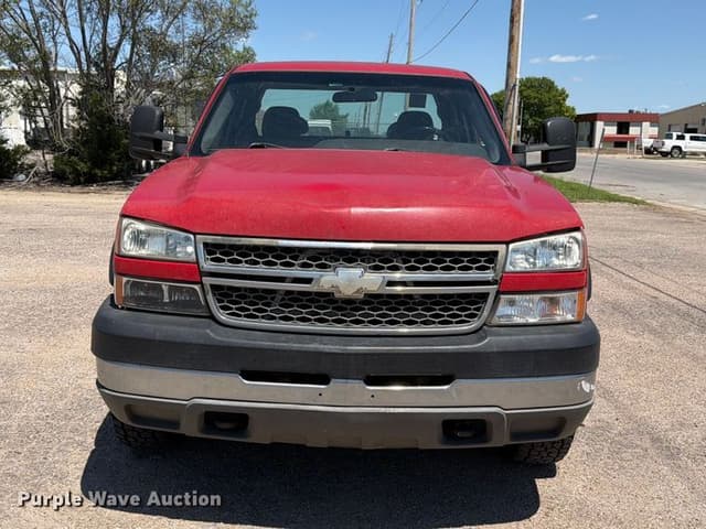 Image of Chevrolet 2500HD equipment image 1
