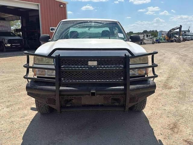 Image of Chevrolet 2500HD equipment image 1