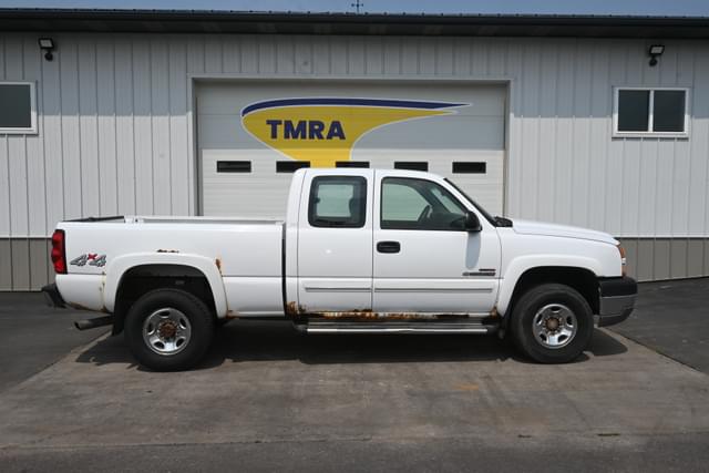 Image of Chevrolet 2500HD equipment image 1