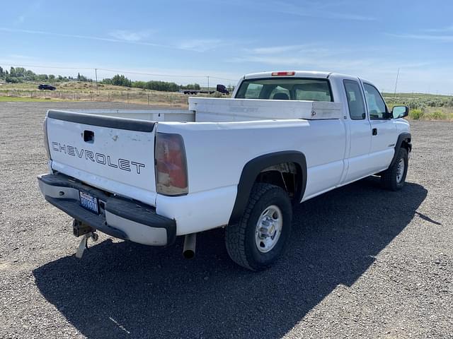 Image of Chevrolet 2500HD equipment image 4