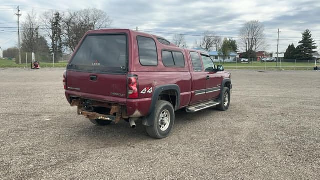 Image of Chevrolet 2500HD equipment image 4