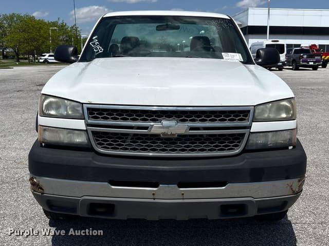 Image of Chevrolet 2500HD equipment image 1