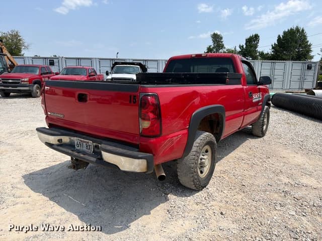 Image of Chevrolet 2500HD equipment image 4