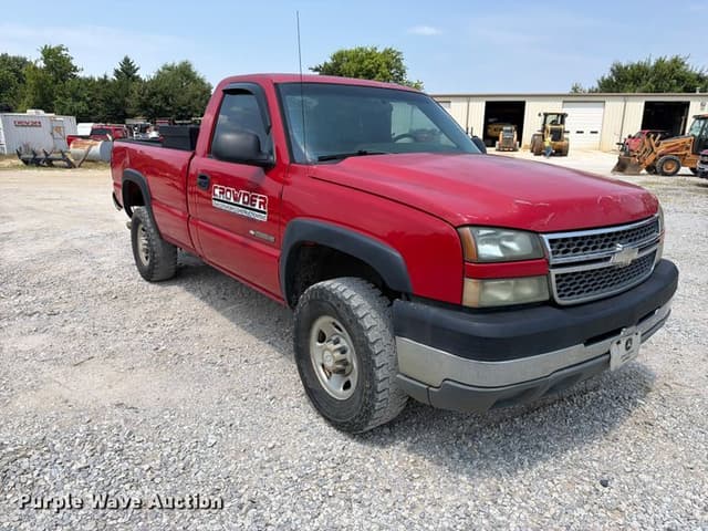 Image of Chevrolet 2500HD equipment image 2
