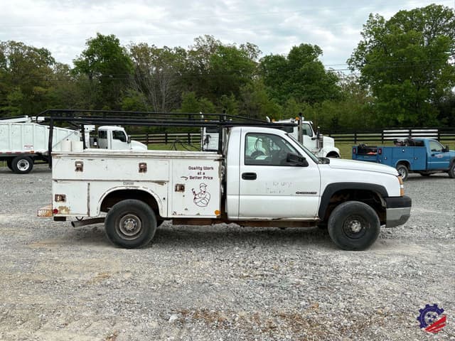 Image of Chevrolet 2500HD equipment image 4