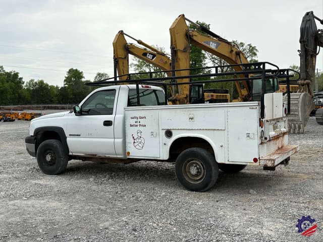 Image of Chevrolet 2500HD equipment image 2