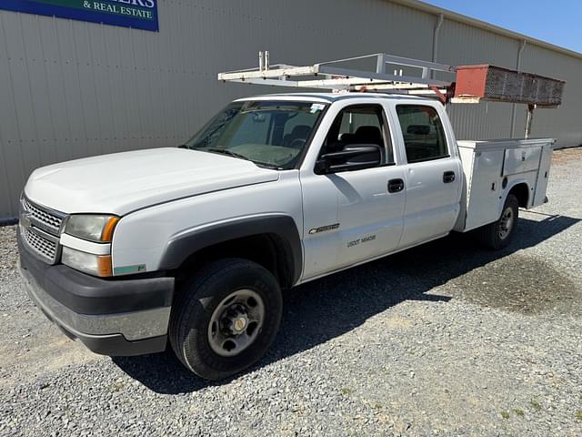 Image of Chevrolet 2500HD equipment image 1