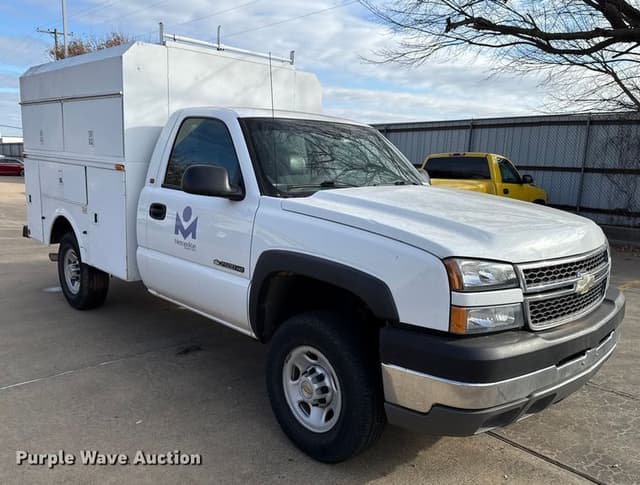 Image of Chevrolet 2500HD equipment image 2