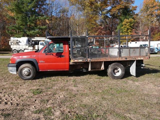 Image of Chevrolet 3500 equipment image 2