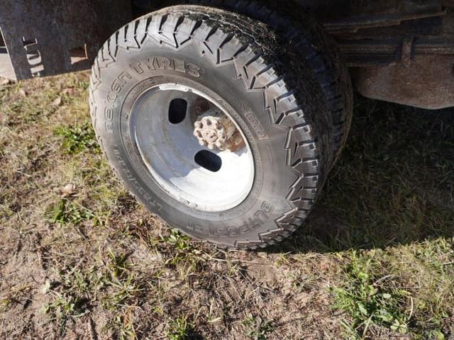 Image of Chevrolet 3500 equipment image 4