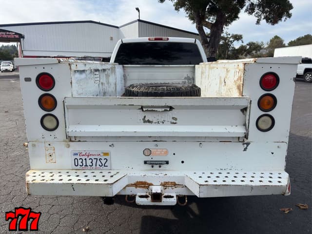 Image of Chevrolet 3500 equipment image 4