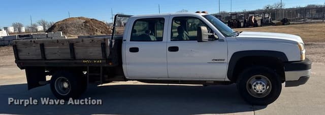 Image of Chevrolet 3500 equipment image 3