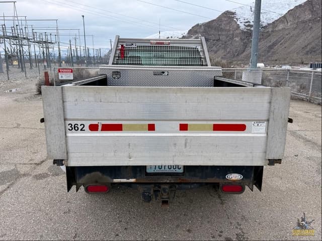 Image of Chevrolet 3500 equipment image 3