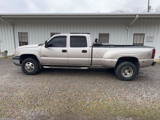 Image of Chevrolet 3500 equipment image 1