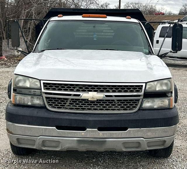 Image of Chevrolet 3500 equipment image 1