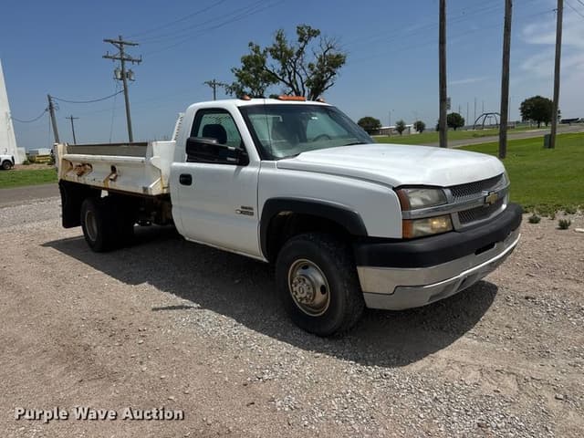 Image of Chevrolet 3500 equipment image 2