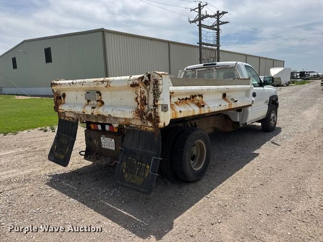 Image of Chevrolet 3500 equipment image 4