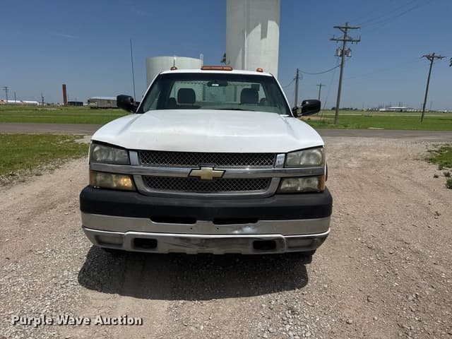 Image of Chevrolet 3500 equipment image 1