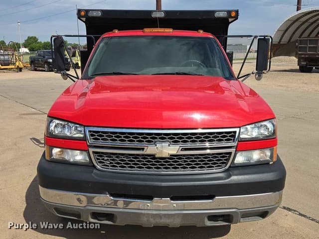 Image of Chevrolet 3500 equipment image 1