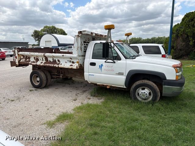 Image of Chevrolet 3500 equipment image 3
