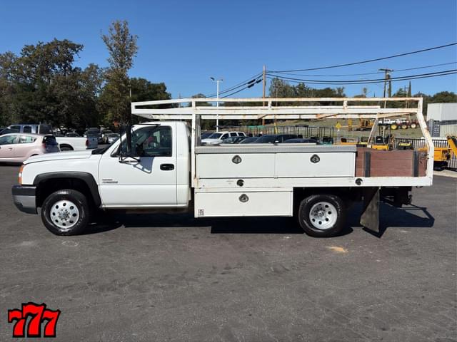 Image of Chevrolet 3500 equipment image 2