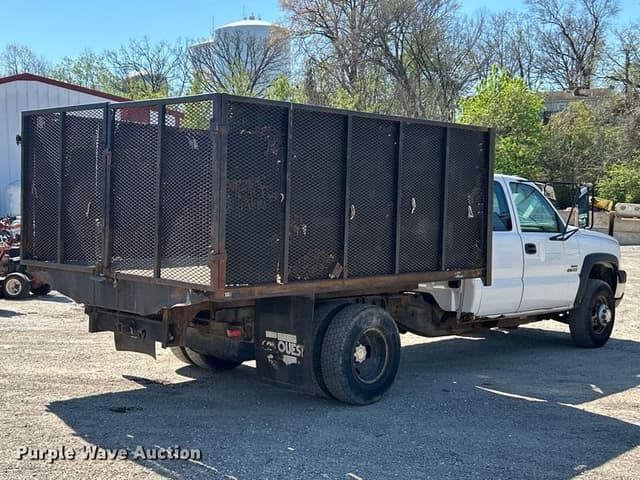 Image of Chevrolet 3500 equipment image 4