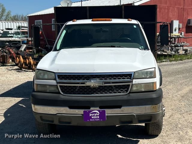 Image of Chevrolet 3500 equipment image 1