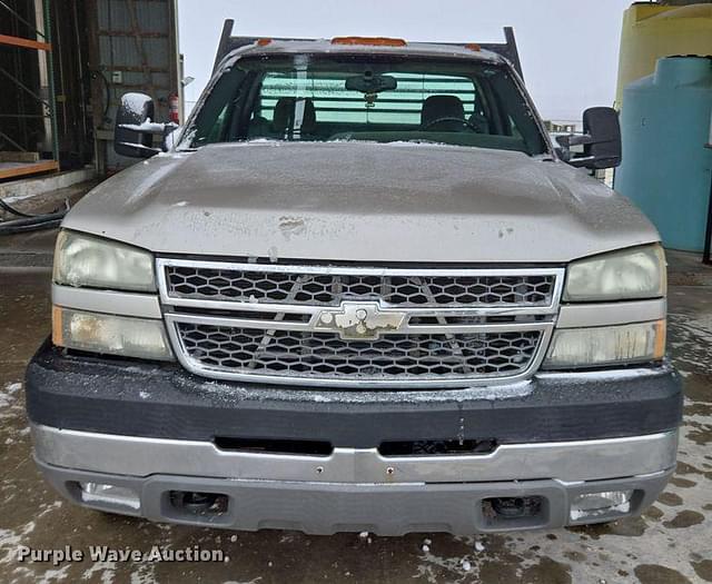 Image of Chevrolet 3500 equipment image 1