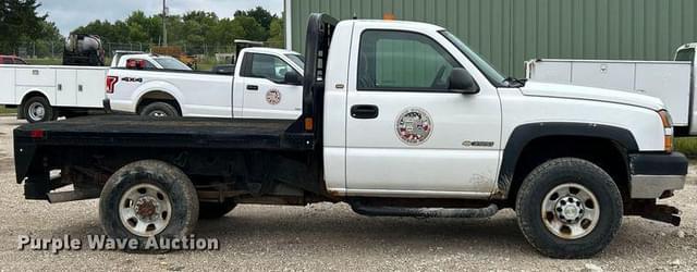 Image of Chevrolet 3500 equipment image 3