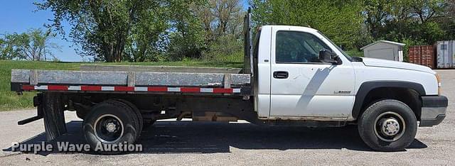 Image of Chevrolet 3500 equipment image 3