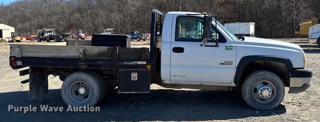 Image of Chevrolet 3500 equipment image 3