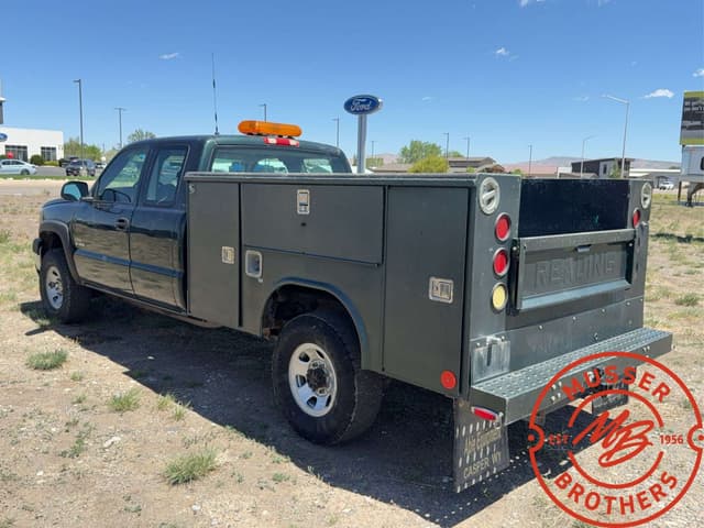 Image of Chevrolet 3500 equipment image 2