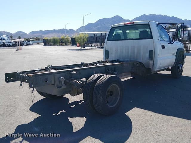 Image of Chevrolet 3500 equipment image 4