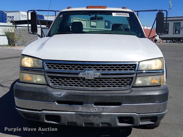 Image of Chevrolet Silverado equipment image 1