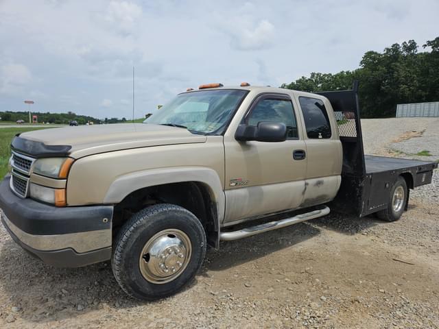 Image of Chevrolet 3500 equipment image 1