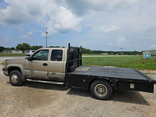Image of Chevrolet 3500 equipment image 4