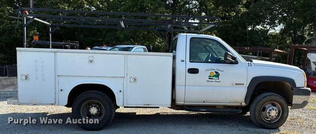 Image of Chevrolet 3500 equipment image 3