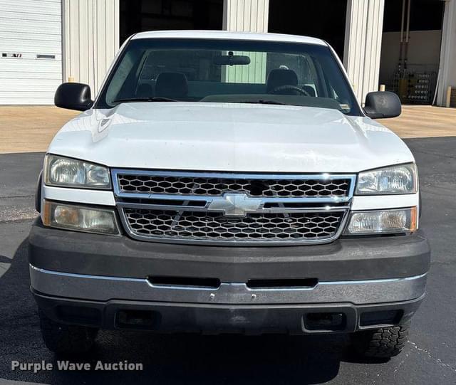 Image of Chevrolet 3500 equipment image 1