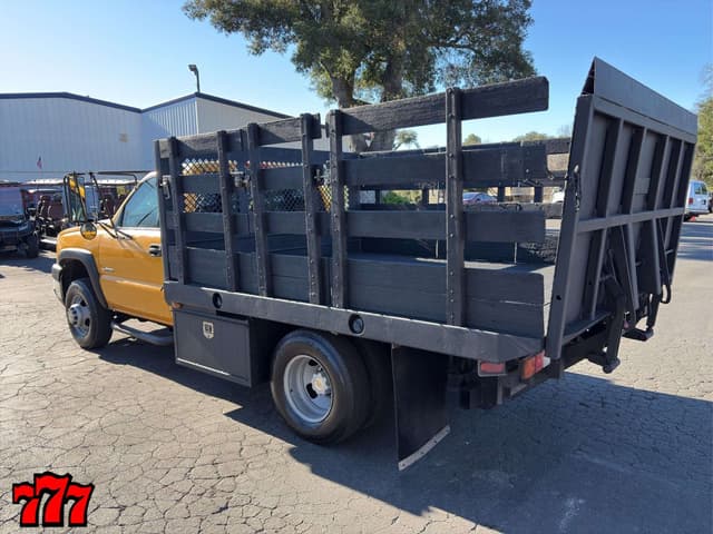 Image of Chevrolet 3500 equipment image 3