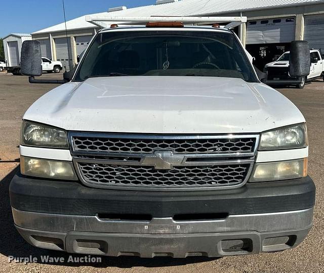 Image of Chevrolet 3500HD equipment image 1